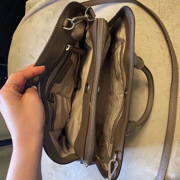 Micheal Kors satchel / side bag - Picture 3 of 6